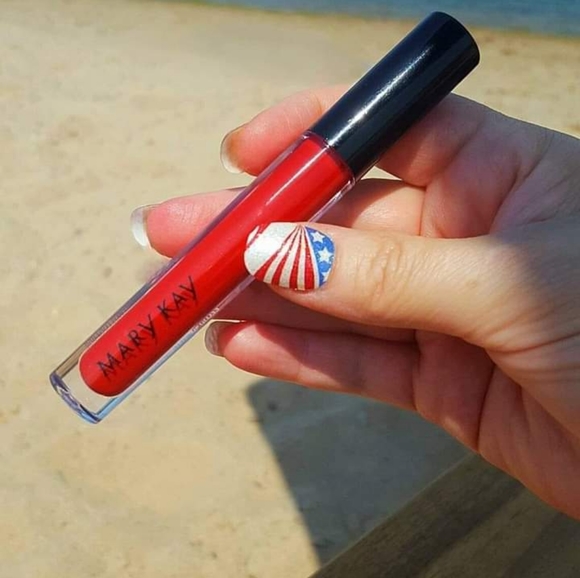 Mary Kay Red Lip Bundle. - Picture 3 of 7
